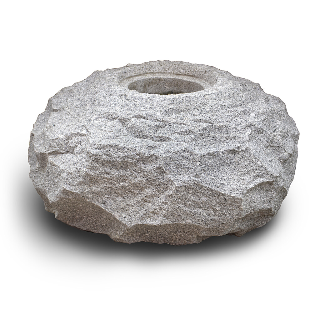 Hrubě tesaná kamenná nádržka pr. 45 cm - žula